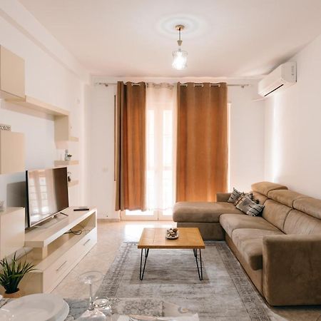 Rs Place 1-Bedroom Apartment Тирана Екстериор снимка