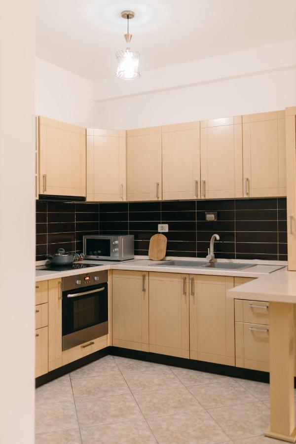 Rs Place 1-Bedroom Apartment Тирана Екстериор снимка