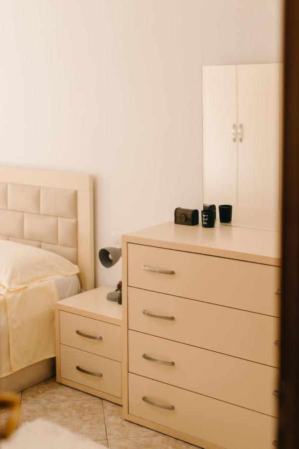 Rs Place 1-Bedroom Apartment Тирана Екстериор снимка