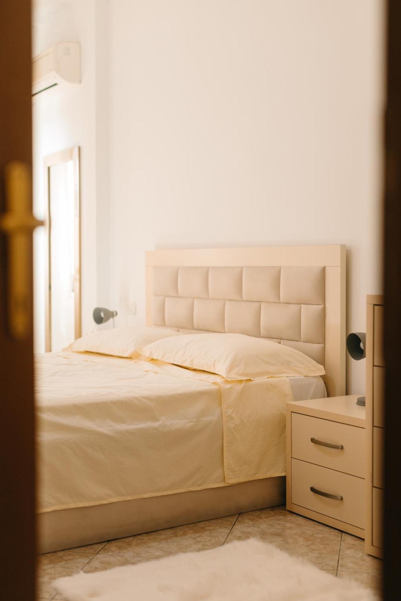 Rs Place 1-Bedroom Apartment Тирана Екстериор снимка