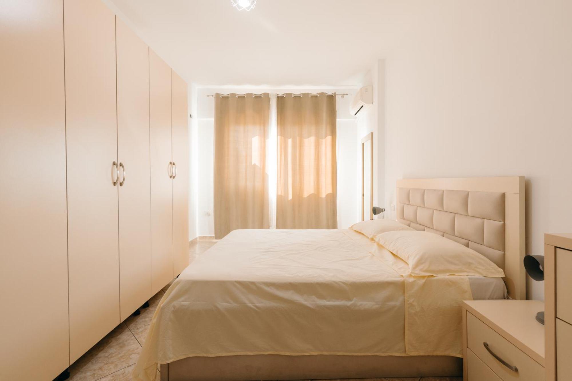 Rs Place 1-Bedroom Apartment Тирана Екстериор снимка