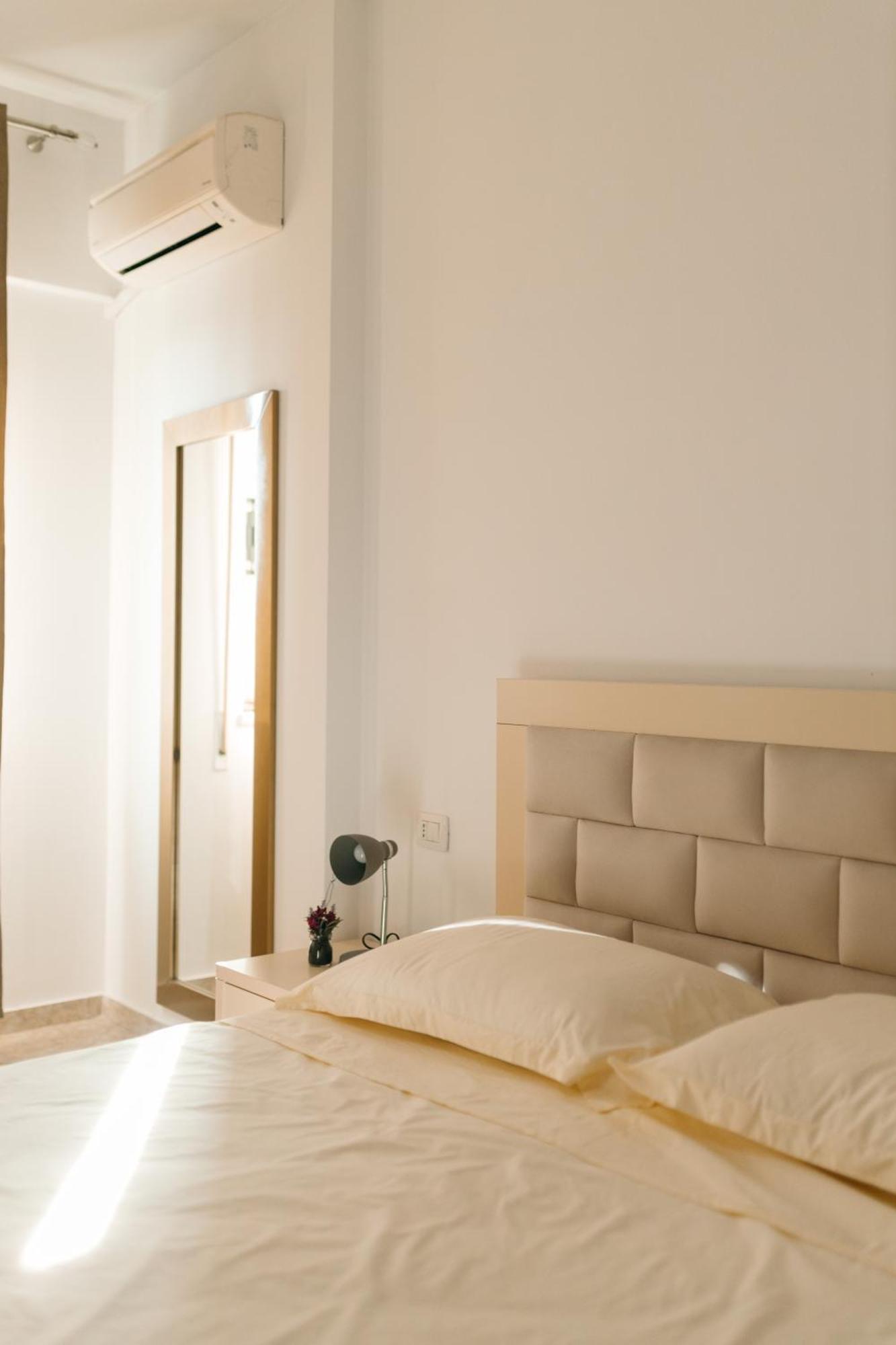 Rs Place 1-Bedroom Apartment Тирана Екстериор снимка